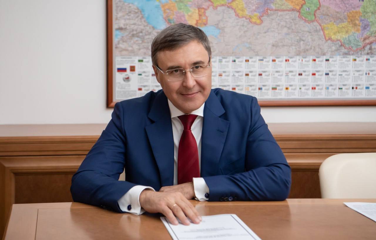 Глава Минобрнауки России Валерий Фальков поздравил женщин с Международным женским днём