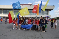 В цветах российского флага